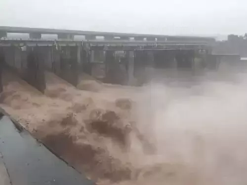 രാജ്യത്ത് കനത്ത മഴ തുടരുന്നു; ഷിംലയിലെ മണ്ണിടിച്ചിലില്‍ നാലുമരണം