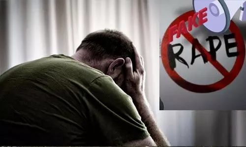 യുവാവിനെ വ്യാജപീഡന കേസില് കുടുക്കിയ യുവതിക്ക് മൂന്നരവര്ഷം തടവ് യുവാവിനെ വ്യാജപീഡന കേസില് കുടുക്കിയ യുവതിക്ക് മൂന്നരവര്ഷം തടവ്