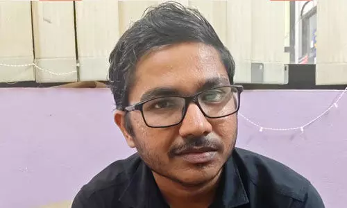 ബാറില് സിനിമാ സ്റ്റൈല് മോഷണം; സിസിടിവി ക്യാമറയില് സ്പ്രേ പെയിന്റ് അടിച്ചിട്ടും പ്രതി പിടിയില് ബാറില് സിനിമാ സ്റ്റൈല് മോഷണം; സിസിടിവി ക്യാമറയില് സ്പ്രേ പെയിന്റ് അടിച്ചിട്ടും പ്രതി പിടിയില്