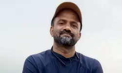 ഓണാഘോഷത്തിന് നിയമസഭാ ഹാളില്‍ ഡാന്‍സ് കളിക്കുന്നതിനിടെ പി വി അന്‍വറിന്റെ മുന്‍ പ്രൈവറ്റ് സെക്രട്ടറി കുഴഞ്ഞുവീണ് മരിച്ചു (VIDEO)