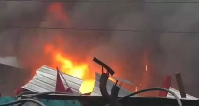 സൂറത്തിലെ വസ്ത്ര നിർമാണശാലയിൽ സ്ഫോടനം: രണ്ടു മരണം, 20 പേർക്ക് പരിക്ക്