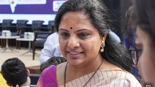 തെലങ്കാന മുന് മുഖ്യമന്ത്രി കെ ചന്ദ്രശേഖര് റാവുവിന്റെ മകള് കെ കവിതയെ പാര്ട്ടിയില് നിന്ന് പുറത്താക്കി തെലങ്കാന മുന് മുഖ്യമന്ത്രി കെ ചന്ദ്രശേഖര് റാവുവിന്റെ മകള് കെ കവിതയെ പാര്ട്ടിയില് നിന്ന് പുറത്താക്കി