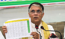 രണ്ട് മണ്ഡലങ്ങളിലെ വോട്ടര്‍പട്ടികയില്‍ പേര്; കോണ്‍ഗ്രസ് നേതാവ് പവന്‍ഖേരയ്ക്ക് കാരണംകാണിക്കല്‍ നോട്ടീസ്