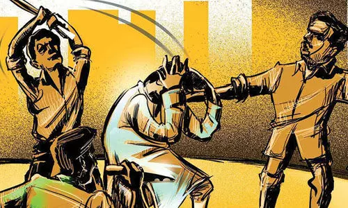 വിവാഹം മുടക്കിയതിന്റെ പക; യുവാക്കളെ ഇരുമ്പുവടി കൊണ്ട് മര്ദ്ദിച്ചതായി പരാതി വിവാഹം മുടക്കിയതിന്റെ പക; യുവാക്കളെ ഇരുമ്പുവടി കൊണ്ട് മര്ദ്ദിച്ചതായി പരാതി