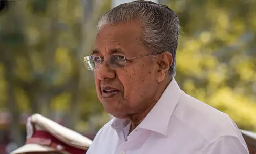 ഗുരുവിനെ പകര്ത്തിയ നേതാവാണ് വെള്ളാപ്പള്ളിയെന്ന് മുഖ്യമന്ത്രി ഗുരുവിനെ പകര്ത്തിയ നേതാവാണ് വെള്ളാപ്പള്ളിയെന്ന് മുഖ്യമന്ത്രി