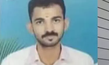 ആസിഡ് കഴിച്ച് ആത്മഹത്യയ്ക്ക് ശ്രമിച്ച നാലംഗ കുടുംബത്തിലെ ഇളയ മകനും മരിച്ചു ആസിഡ് കഴിച്ച് ആത്മഹത്യയ്ക്ക് ശ്രമിച്ച നാലംഗ കുടുംബത്തിലെ ഇളയ മകനും മരിച്ചു