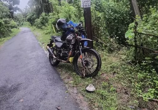 കണ്ണൂരില് ബൈക്ക് അപകടം; രണ്ട് കാല്നടയാത്രികര് മരിച്ചു, ഒരാള്ക്ക് പരിക്ക് കണ്ണൂരില് ബൈക്ക് അപകടം; രണ്ട് കാല്നടയാത്രികര് മരിച്ചു, ഒരാള്ക്ക് പരിക്ക്