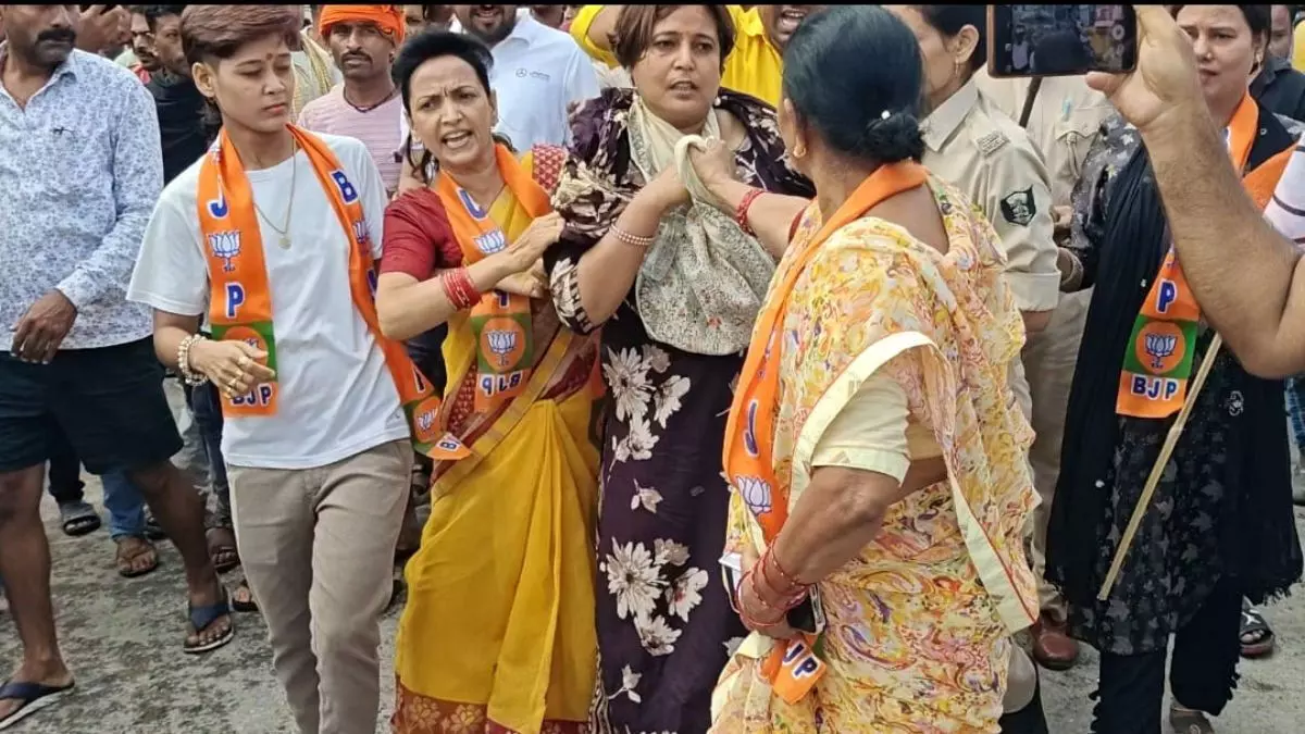 എന്ഡിഎയുടെ ബന്ദ്; ബീഹാറില് വ്യാപക അക്രമങ്ങള് എന്ഡിഎയുടെ ബന്ദ്; ബീഹാറില് വ്യാപക അക്രമങ്ങള്