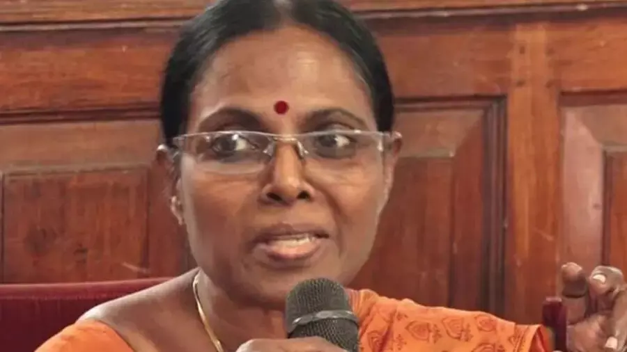 സംസ്ഥാനത്തെ ആദ്യ വനിത ഫൊറന്സിക് സര്ജന് ഡോ. ഷേര്ളി വാസു അന്തരിച്ചു സംസ്ഥാനത്തെ ആദ്യ വനിത ഫൊറന്സിക് സര്ജന് ഡോ. ഷേര്ളി വാസു അന്തരിച്ചു