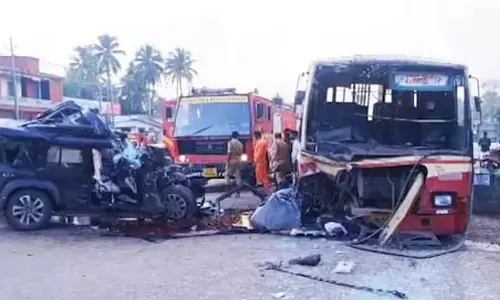 കൊല്ലം ഓച്ചിറയിൽ കെഎസ്ആർടിസി ബസ്സും, ജീപ്പും കൂട്ടിയിടിച്ച് മൂന്ന് മരണം