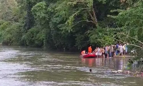 രണ്ടു കുട്ടികള്‍ ഒഴുക്കില്‍പ്പെട്ടു; ഒരാളെ രക്ഷപ്പെടുത്തി, ഒരാള്‍ക്കായി തിരച്ചില്‍