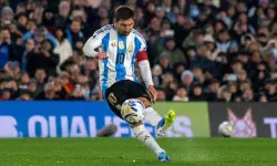 ലോകകപ്പ് യോഗ്യത; അവസാന നാട്ടങ്കത്തില് ഇരട്ടഗോളുമായി മെസി ലോകകപ്പ് യോഗ്യത; അവസാന നാട്ടങ്കത്തില് ഇരട്ടഗോളുമായി മെസി