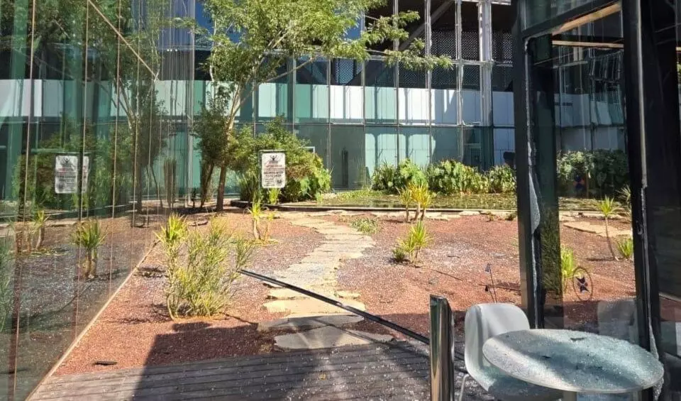 ഇസ്രായേലി വിമാനത്താവളത്തിൽ ഡ്രോൺ ആക്രമണം; രണ്ട് ജൂത കുടിയേറ്റക്കാർക്ക് പരിക്ക് (വീഡിയോ) ഇസ്രായേലി വിമാനത്താവളത്തിൽ ഡ്രോൺ ആക്രമണം; രണ്ട് ജൂത കുടിയേറ്റക്കാർക്ക് പരിക്ക് (വീഡിയോ)