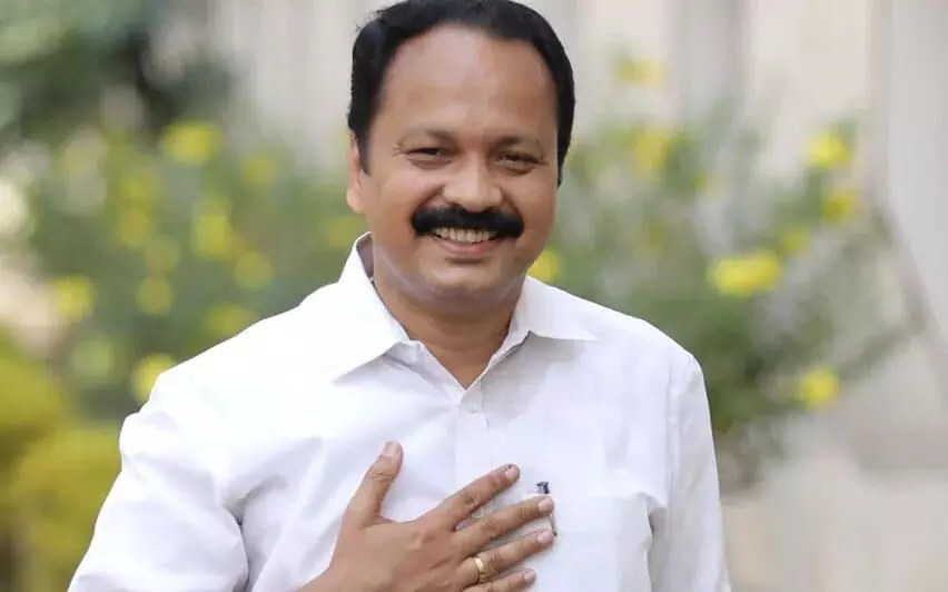 *യാത്രയ്ക്കിടെ ഹൃദയാഘാതം ; കേരള കോൺഗ്രസ് നേതാവ് പ്രിൻസ് ലൂക്കോസ് നിര്യാതനായി* *യാത്രയ്ക്കിടെ ഹൃദയാഘാതം ; കേരള കോൺഗ്രസ് നേതാവ് പ്രിൻസ് ലൂക്കോസ് നിര്യാതനായി*