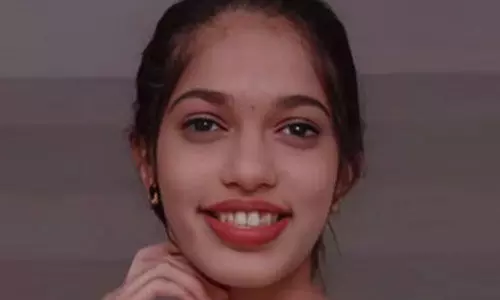 മരിക്കാന് പോകുന്നു; അമ്മയ്ക്ക് സന്ദേശം അയച്ചതിന് പിന്നാലെ നവവധു ആത്മഹത്യ ചെയ്ത സംഭവത്തില് അന്വേഷണം മരിക്കാന് പോകുന്നു; അമ്മയ്ക്ക് സന്ദേശം അയച്ചതിന് പിന്നാലെ നവവധു ആത്മഹത്യ ചെയ്ത സംഭവത്തില് അന്വേഷണം