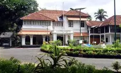 മുഖ്യമന്ത്രിയുടെ ഔദ്യോഗിക വസതിയിലും ജില്ലാ കോടതിയിലും ബോംബ് ഭീഷണി മുഖ്യമന്ത്രിയുടെ ഔദ്യോഗിക വസതിയിലും ജില്ലാ കോടതിയിലും ബോംബ് ഭീഷണി