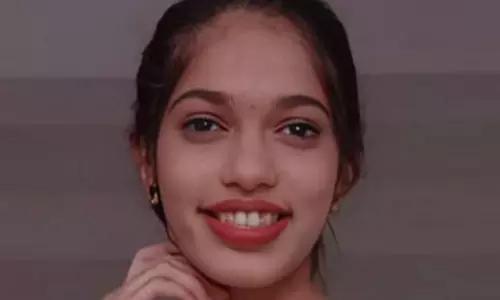 മരിക്കാന് പോകുന്നു; അമ്മയ്ക്ക് സന്ദേശം അയച്ചതിന് പിന്നാലെ നവവധു ആത്മഹത്യ ചെയ്ത സംഭവത്തില് അന്വേഷണം മരിക്കാന് പോകുന്നു; അമ്മയ്ക്ക് സന്ദേശം അയച്ചതിന് പിന്നാലെ നവവധു ആത്മഹത്യ ചെയ്ത സംഭവത്തില് അന്വേഷണം