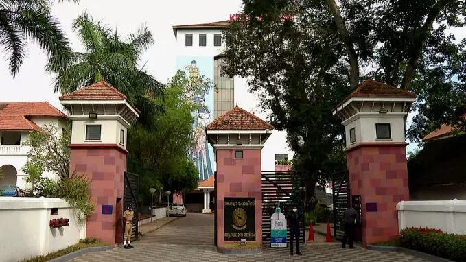 സംസ്ഥാന പോലിസ് മേധാവിക്കെതിരെ ഡിജിപി യോഗേഷ് ഗുപ്ത