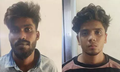 യുവാവിനെ ആക്രമിച്ച് മൊബൈല് ഫോണ് തട്ടിയെടുത്തവര് അറസ്റ്റില് യുവാവിനെ ആക്രമിച്ച് മൊബൈല് ഫോണ് തട്ടിയെടുത്തവര് അറസ്റ്റില്