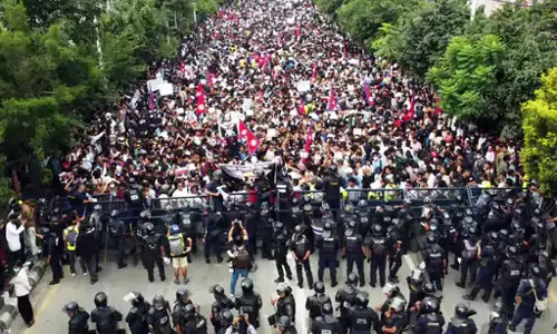 കാഠ്മണ്ഡുവില്‍ മൂന്നാം ദിവസവും കര്‍ഫ്യൂ തുടരുന്നു; ഇടക്കാല സര്‍ക്കാര്‍ രൂപീകരിക്കാനുള്ള ശ്രമങ്ങള്‍ ഊര്‍ജിതം