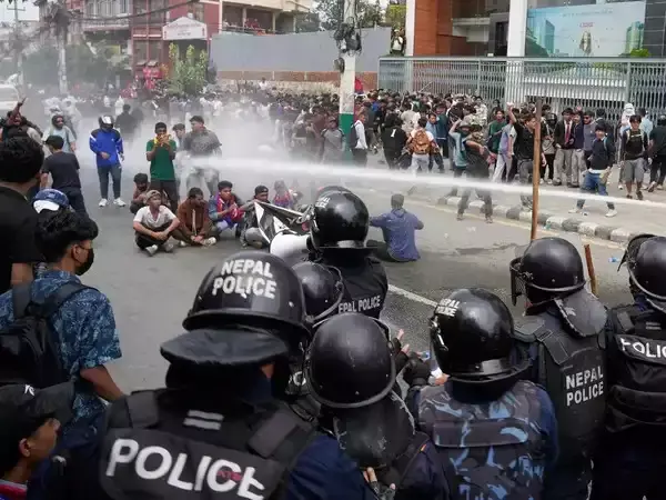 നേപ്പാള് സംഘര്ഷം; കാഠ്മണ്ഡുവില് കുടുങ്ങിയ മലയാളി വിദ്യാര്ഥികളും അധ്യാപകരും സുരക്ഷിതര് നേപ്പാള് സംഘര്ഷം; കാഠ്മണ്ഡുവില് കുടുങ്ങിയ മലയാളി വിദ്യാര്ഥികളും അധ്യാപകരും സുരക്ഷിതര്