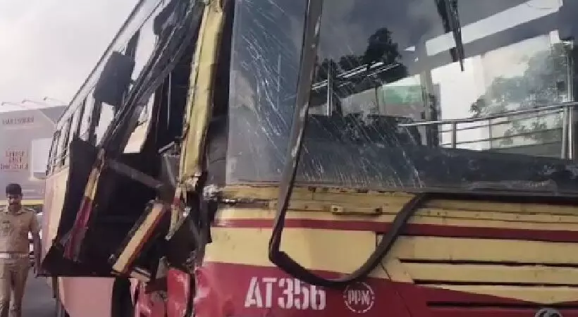 ലോറിയില്‍ കെഎസ്ആര്‍ടിസി ബസ് ഇടിച്ചു