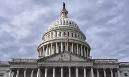 പശ്ചിമേഷ്യയില് യുദ്ധം നടത്താനുള്ള യുഎസ് പ്രസിഡന്റിന്റെ അധികാരം പിന്വലിച്ച് ജനപ്രതിനിധി സഭ പശ്ചിമേഷ്യയില് യുദ്ധം നടത്താനുള്ള യുഎസ് പ്രസിഡന്റിന്റെ അധികാരം പിന്വലിച്ച് ജനപ്രതിനിധി സഭ