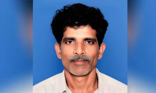 മല്സ്യത്തൊഴിലാളി വളളത്തില് കുഴഞ്ഞുവീണ് മരിച്ചു മല്സ്യത്തൊഴിലാളി വളളത്തില് കുഴഞ്ഞുവീണ് മരിച്ചു