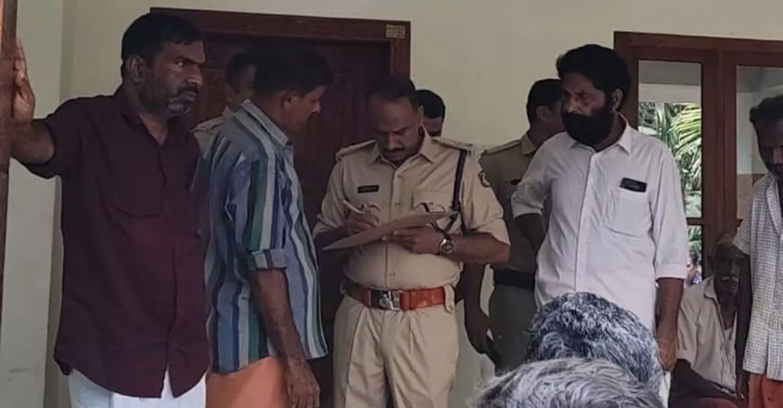 കാസര്‍കോട്ട് ഭാര്യയെ വെട്ടിയ ശേഷം ഭര്‍ത്താവ് തൂങ്ങി മരിച്ചു