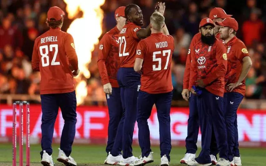 ദക്ഷിണാഫ്രിക്ക തകര്ന്നു വീണു; ഇംഗ്ലണ്ടിന് വമ്പന് റെക്കോര്ഡ് വിജയം ദക്ഷിണാഫ്രിക്ക തകര്ന്നു വീണു; ഇംഗ്ലണ്ടിന് വമ്പന് റെക്കോര്ഡ് വിജയം