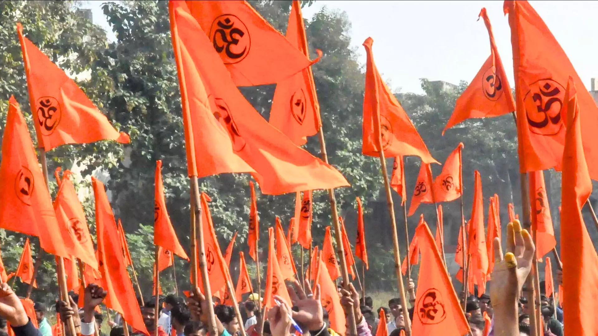 ഛത്തീസ്ഗഡില് പ്രാര്ത്ഥനാ ശുശ്രൂഷക്കിടെ ബജ്രംങ്ദള് ആക്രമണം; പാസ്റ്ററെ ഇരുമ്പ് ദണ്ഡ് കൊണ്ട് അടിച്ച് കൈ ഒടിച്ചു ഛത്തീസ്ഗഡില് പ്രാര്ത്ഥനാ ശുശ്രൂഷക്കിടെ ബജ്രംങ്ദള് ആക്രമണം; പാസ്റ്ററെ ഇരുമ്പ് ദണ്ഡ് കൊണ്ട് അടിച്ച് കൈ ഒടിച്ചു