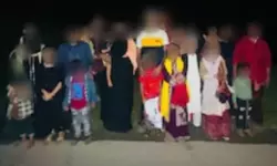 അസമില് നിന്നും 39 മുസ്ലിംകളെ ബംഗ്ലാദേശിലേക്ക് തള്ളിയിട്ടു അസമില് നിന്നും 39 മുസ്ലിംകളെ ബംഗ്ലാദേശിലേക്ക് തള്ളിയിട്ടു