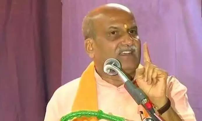 ഹിന്ദു ദൈവങ്ങളെ അപമാനിക്കുന്നവരെ വീട്ടില്ക്കയറി തല്ലും; വിവാദ പ്രസ്താവനയുമായി ശ്രീരാമ സേന സ്ഥാപകന് പ്രമോദ് മുത്തലിക് ഹിന്ദു ദൈവങ്ങളെ അപമാനിക്കുന്നവരെ വീട്ടില്ക്കയറി തല്ലും; വിവാദ പ്രസ്താവനയുമായി ശ്രീരാമ സേന സ്ഥാപകന് പ്രമോദ് മുത്തലിക്