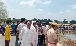 വാഹനാപകടത്തില് മരിച്ചവരുടെ മരണാനന്തര ചടങ്ങുകള്ക്കിടെ മൂന്നു പേര് മുങ്ങിമരിച്ചു വാഹനാപകടത്തില് മരിച്ചവരുടെ മരണാനന്തര ചടങ്ങുകള്ക്കിടെ മൂന്നു പേര് മുങ്ങിമരിച്ചു