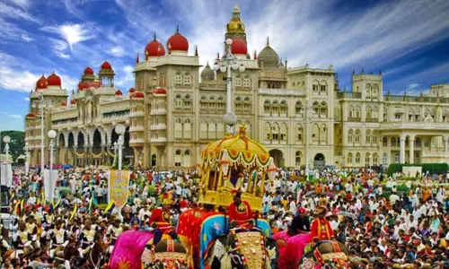 മൈസൂര്‍ ദസറ ബാനു മുഷ്താഖ് ഉദ്ഘാടനം ചെയ്യും; ബിജെപി നേതാവിന്റെ ഹരജി തള്ളി ഹൈക്കോടതി