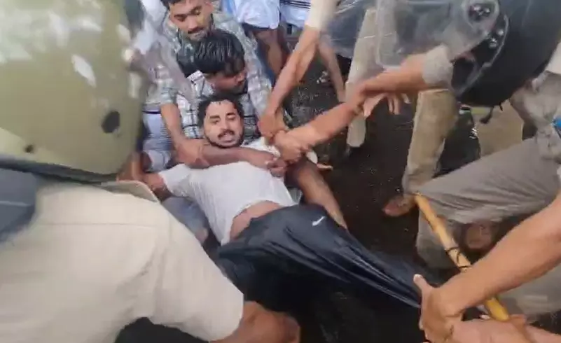 പോലിസുകാര് പെരുമാറുന്നത് റെഡ് വളണ്ടിയര്മാരില് നിന്ന് ഡെപ്യൂട്ടേഷനില് വന്നതുപോലെ: പി മുഹമ്മദ് ഷമ്മാസ് പോലിസുകാര് പെരുമാറുന്നത് റെഡ് വളണ്ടിയര്മാരില് നിന്ന് ഡെപ്യൂട്ടേഷനില് വന്നതുപോലെ: പി മുഹമ്മദ് ഷമ്മാസ്