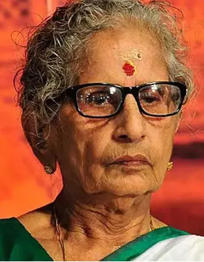 എല്ലാ കുഞ്ഞുങ്ങളെയും കാണുന്നത് ഒരമ്മയുടെ കണ്ണിലൂടെ; സൈബര് ആക്രമണത്തില് പ്രതികരിച്ച് എം ലീലാവതി എല്ലാ കുഞ്ഞുങ്ങളെയും കാണുന്നത് ഒരമ്മയുടെ കണ്ണിലൂടെ; സൈബര് ആക്രമണത്തില് പ്രതികരിച്ച് എം ലീലാവതി