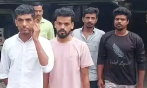 കല്പ്പാത്തിയില് വെടിയുണ്ടകളുമായി നാലുപേര് പിടിയില് കല്പ്പാത്തിയില് വെടിയുണ്ടകളുമായി നാലുപേര് പിടിയില്