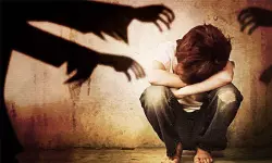 പ്രായപൂര്ത്തിയാകാത്ത ആണ്കുട്ടികളെ ലൈംഗികമായി പീഡിപ്പിച്ചു; ക്രിക്കറ്റ് പരിശീലകന് അറസ്റ്റില് പ്രായപൂര്ത്തിയാകാത്ത ആണ്കുട്ടികളെ ലൈംഗികമായി പീഡിപ്പിച്ചു; ക്രിക്കറ്റ് പരിശീലകന് അറസ്റ്റില്