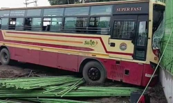 ചേര്ത്തലയില് കെഎസ്ആര്ടിസി ബസ് അപകടത്തില് പെട്ടു; 28 പേര്ക്ക് പരിക്ക് ചേര്ത്തലയില് കെഎസ്ആര്ടിസി ബസ് അപകടത്തില് പെട്ടു; 28 പേര്ക്ക് പരിക്ക്