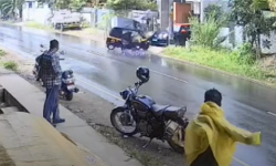 ഇരുമ്പ് പൈപ്പുമായെത്തിയ പിക്കപ്പില് ഓട്ടോയിടിച്ച് രണ്ടുപേര്ക്ക് പരിക്ക് ഇരുമ്പ് പൈപ്പുമായെത്തിയ പിക്കപ്പില് ഓട്ടോയിടിച്ച് രണ്ടുപേര്ക്ക് പരിക്ക്