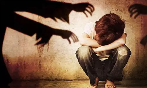 മദ്യം നല്‍കി വിദ്യാര്‍ഥിയെ പീഡിപ്പിച്ചെന്ന കേസ്; അധ്യാപകനെതിരേ കൂടുതല്‍ പരാതികള്‍