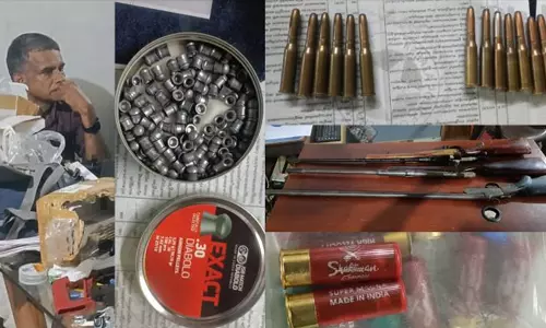 എടവണ്ണയില്‍ വീട്ടില്‍ നിന്നും 20 എയര്‍ ഗണ്ണുകളും മൂന്ന് റൈഫിളുകളും കണ്ടെത്തി