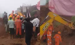 ഇടുക്കിയില് സംരക്ഷണഭിത്തി കെട്ടുന്നതിനിടെ മണ്ണിടിച്ചില്; രണ്ട് മരണം ഇടുക്കിയില് സംരക്ഷണഭിത്തി കെട്ടുന്നതിനിടെ മണ്ണിടിച്ചില്; രണ്ട് മരണം