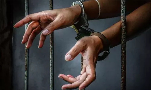 ഉത്തര്‍പ്രദേശില്‍ രണ്ട് ക്രിസ്ത്യന്‍ മിഷണറിമാര്‍ അറസ്റ്റില്‍; മതപരിവര്‍ത്തനത്തിന് ശ്രമിച്ചെന്ന് ആരോപണം