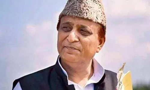 അസം ഖാന് ജയില് മോചിതനായി; സ്വീകരിച്ച് നൂറുകണക്കിന് പേര് അസം ഖാന് ജയില് മോചിതനായി; സ്വീകരിച്ച് നൂറുകണക്കിന് പേര്