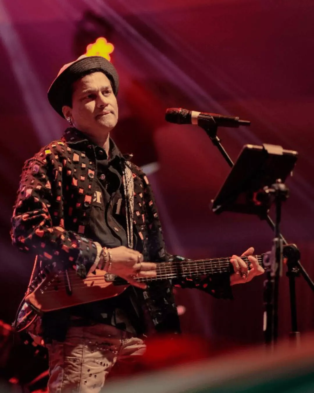 സിംഗപ്പൂരില് സ്കൂബാ ഡൈവിങ്ങിനിടെ ബോളിവുഡ് ഗായകന് സുബീന് ഗാര്ഗ് മരിച്ചു സിംഗപ്പൂരില് സ്കൂബാ ഡൈവിങ്ങിനിടെ ബോളിവുഡ് ഗായകന് സുബീന് ഗാര്ഗ് മരിച്ചു