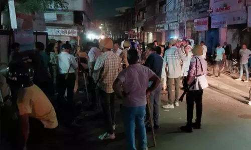 സോഷ്യല് മീഡിയയില് വര്ഗീയ പോസ്റ്റെന്ന്; ഗോധ്രയില് സംഘര്ഷം, 18 പേര് അറസ്റ്റില് സോഷ്യല് മീഡിയയില് വര്ഗീയ പോസ്റ്റെന്ന്; ഗോധ്രയില് സംഘര്ഷം, 18 പേര് അറസ്റ്റില്