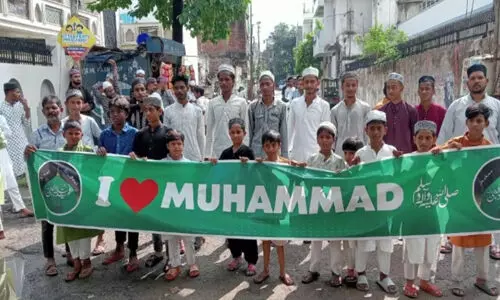 ഐ ലവ് മുഹമ്മദ് ബാനര് കേസുകള് റദ്ദാക്കണമെന്ന് ഹരജി ഐ ലവ് മുഹമ്മദ് ബാനര് കേസുകള് റദ്ദാക്കണമെന്ന് ഹരജി