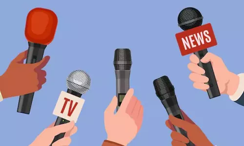 ബിജെപി കൗണ്‍സിലര്‍ മരിച്ച സംഭവം; റിപോര്‍ട്ട് ചെയ്യാനെത്തിയ മാധ്യമപ്രവര്‍ത്തര്‍ക്കു നേരെ കയ്യേറ്റം